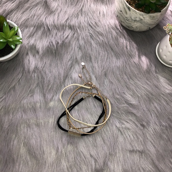 3/$30 ALL ITEMS WILL BE GONE BEFORE HOLIDAY AND NEGOTIABLE/BUY NOW! Choker Set - Picture 2 of 2